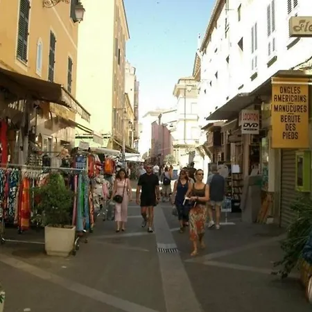 Appartement T2 Au Coeur De La Rue Fesch Ajaccio (Corsica)
