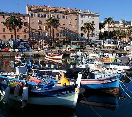 T2 Au Coeur De La Rue Fesch