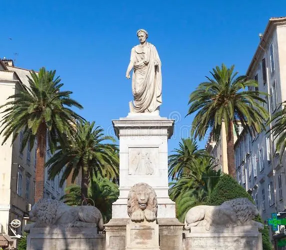 Apartament T2 Au Coeur De La Rue Fesch *