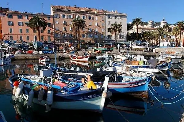 T2 Au Coeur De La Rue Fesch